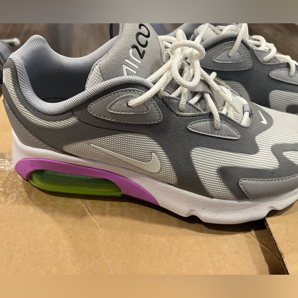 WOMANS AIR MAX 200 'PURE PLATINUM VOLT' 9.5